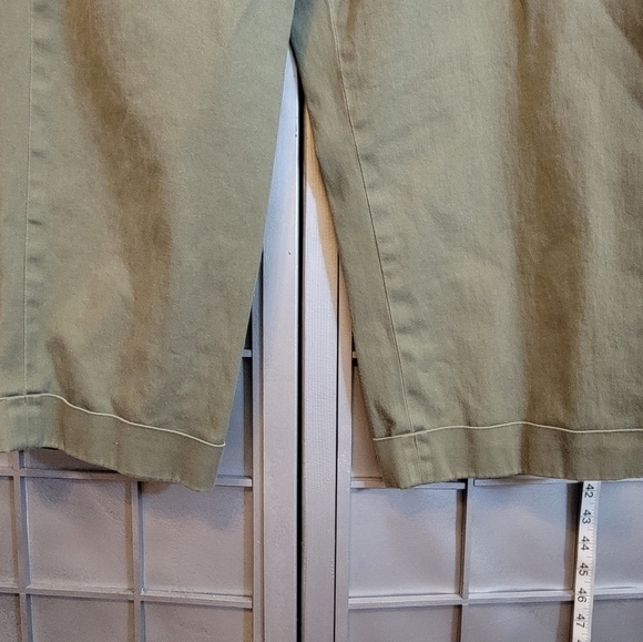 Larry Levine size 10 Green capris - Picture 7 of 11